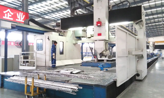 Professional aluminum profile manufacturing and processing equipment in Abelly production facility